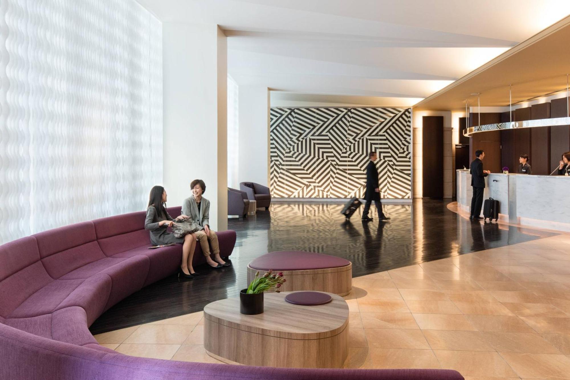 Hotel Courtyard By Marriott Shin-Osaka Station Exterior foto The lobby of the hotel
